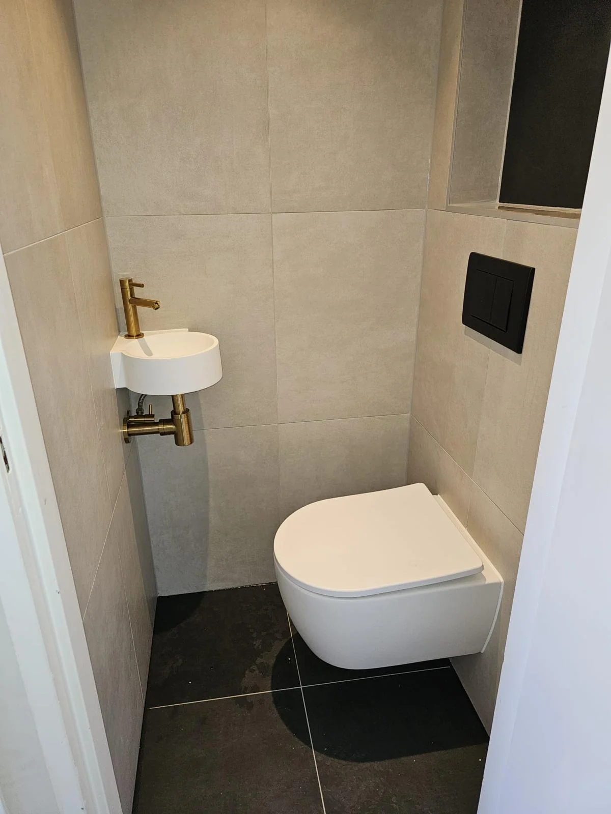 Toilet renovatie voor en na Dordrecht